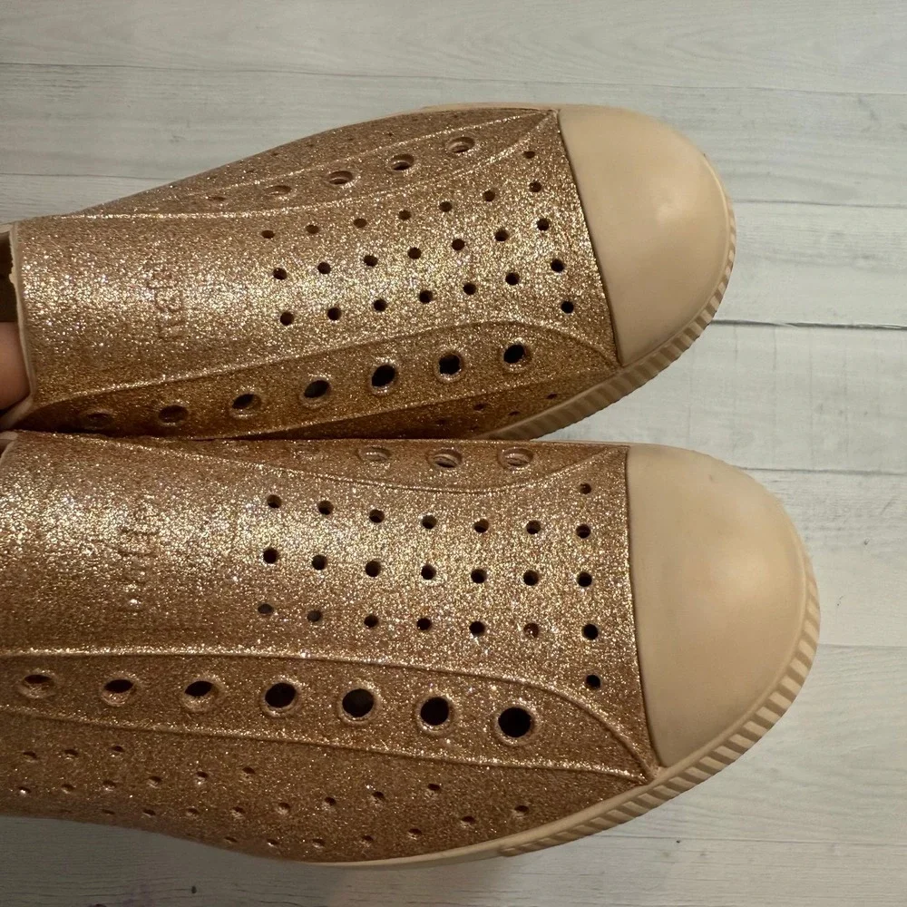 Native Shoes men's Jefferson‎ Bling Slip-On Shoe gold men's 10